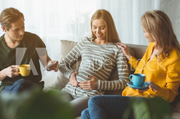 Are you expecting? (너 임신했어?)